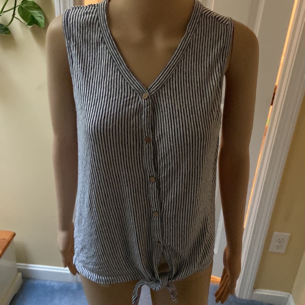 Striped tied button down tank size XL